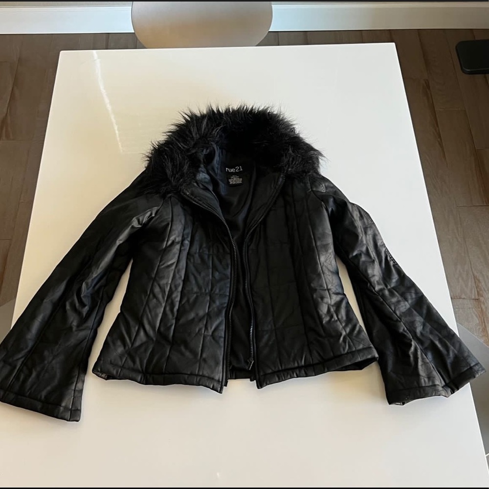 Rue 21 bell sleeve puffer jacket